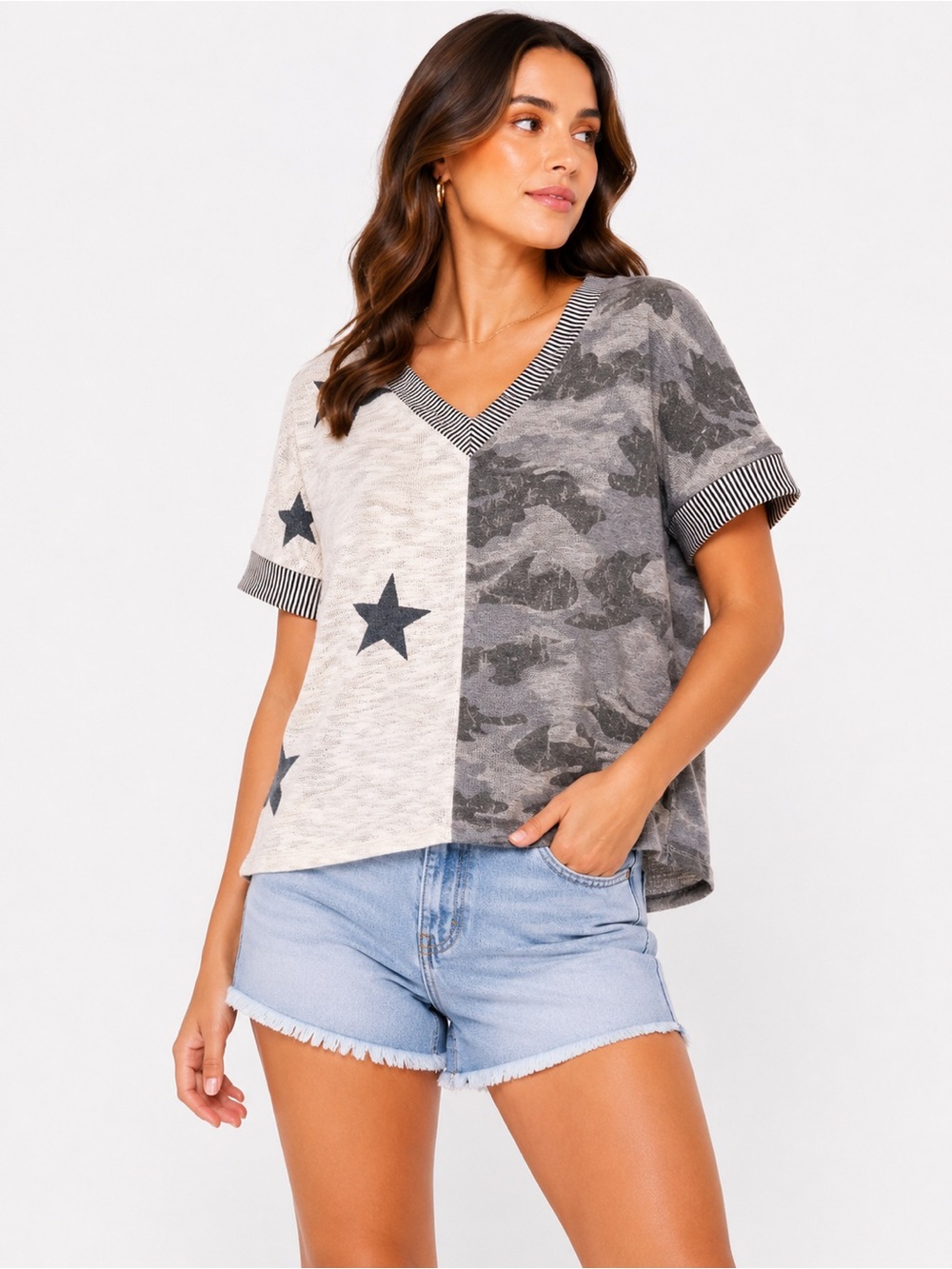 ODDY Size Medium V-Neck Short Sleeve Star & Camo Patchwork Top - Gray